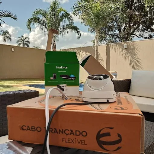Instalação de câmeras e cabeamento